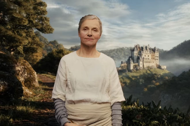 burg-eltz-person